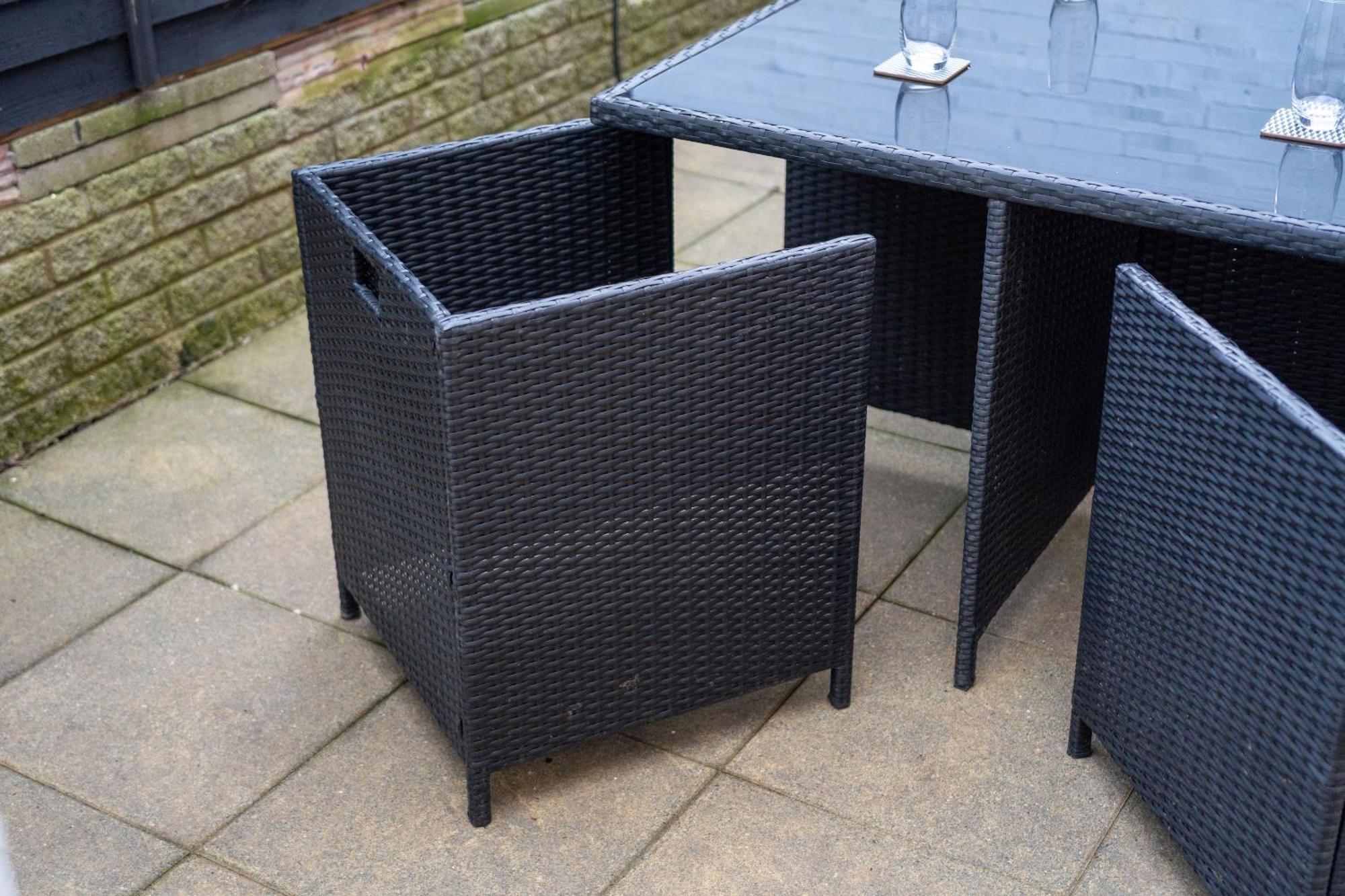 Holiday home Spacious 3 Bed House, 5mins To Hs2/ Nec/airport. *